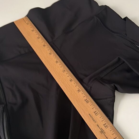 Lululemon Pace Perfect Black Side and Back Pockets 17 inch Crop Pants Size 6 - Picture 12 of 16